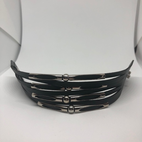 Yik Fung Leather Snap Bracelet - Picture 4 of 13